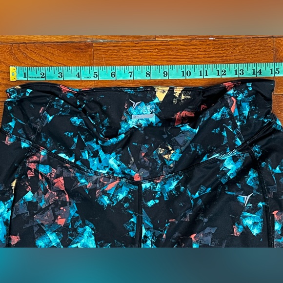 Old Navy Active Go-Dry Splash Print Cropped Leggings XL Preowned Athleisure - Picture 5 of 12